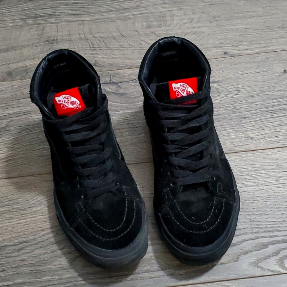 Black high tops sk8-Hi vans